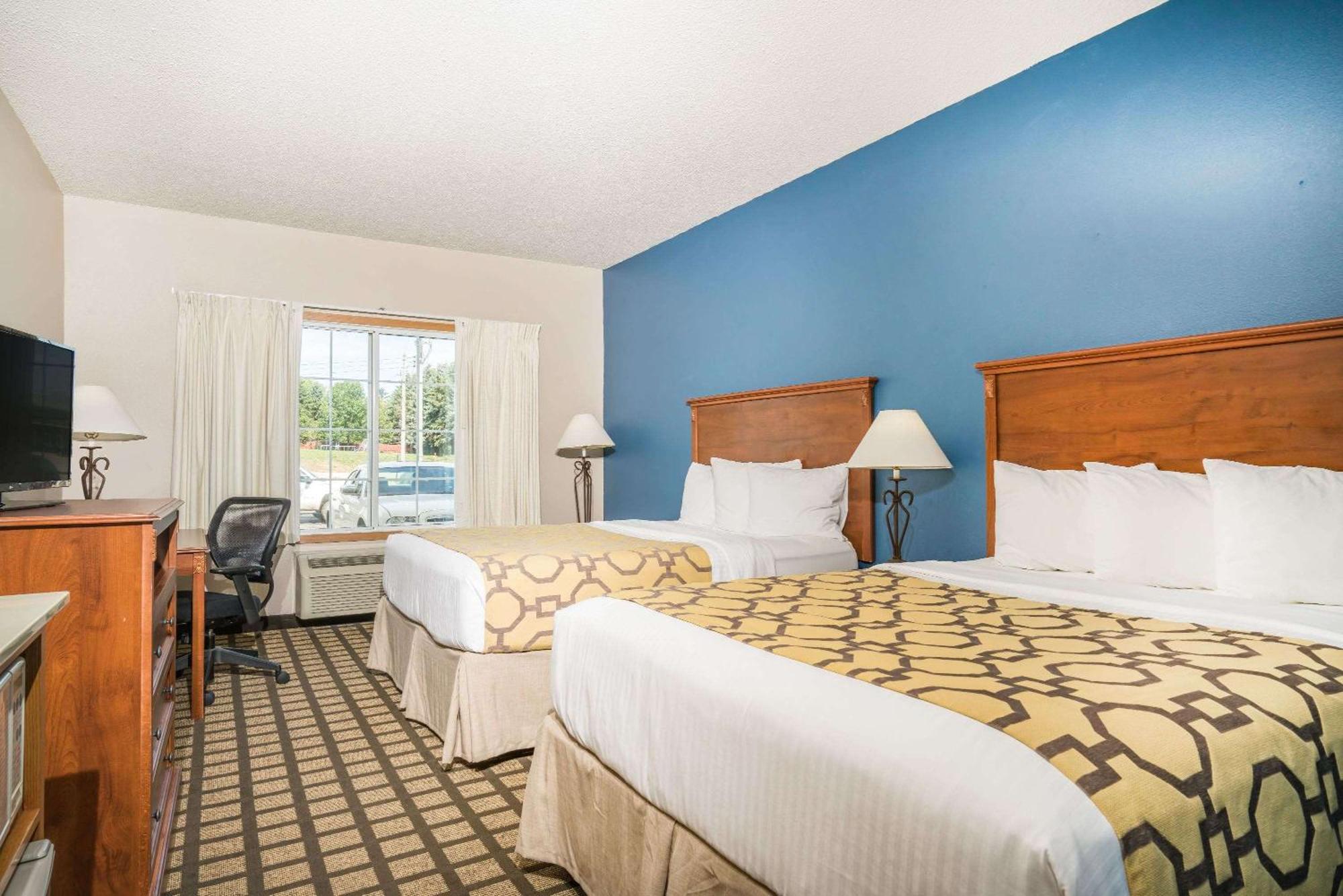 Baymont By Wyndham Albany Hotel Екстериор снимка
