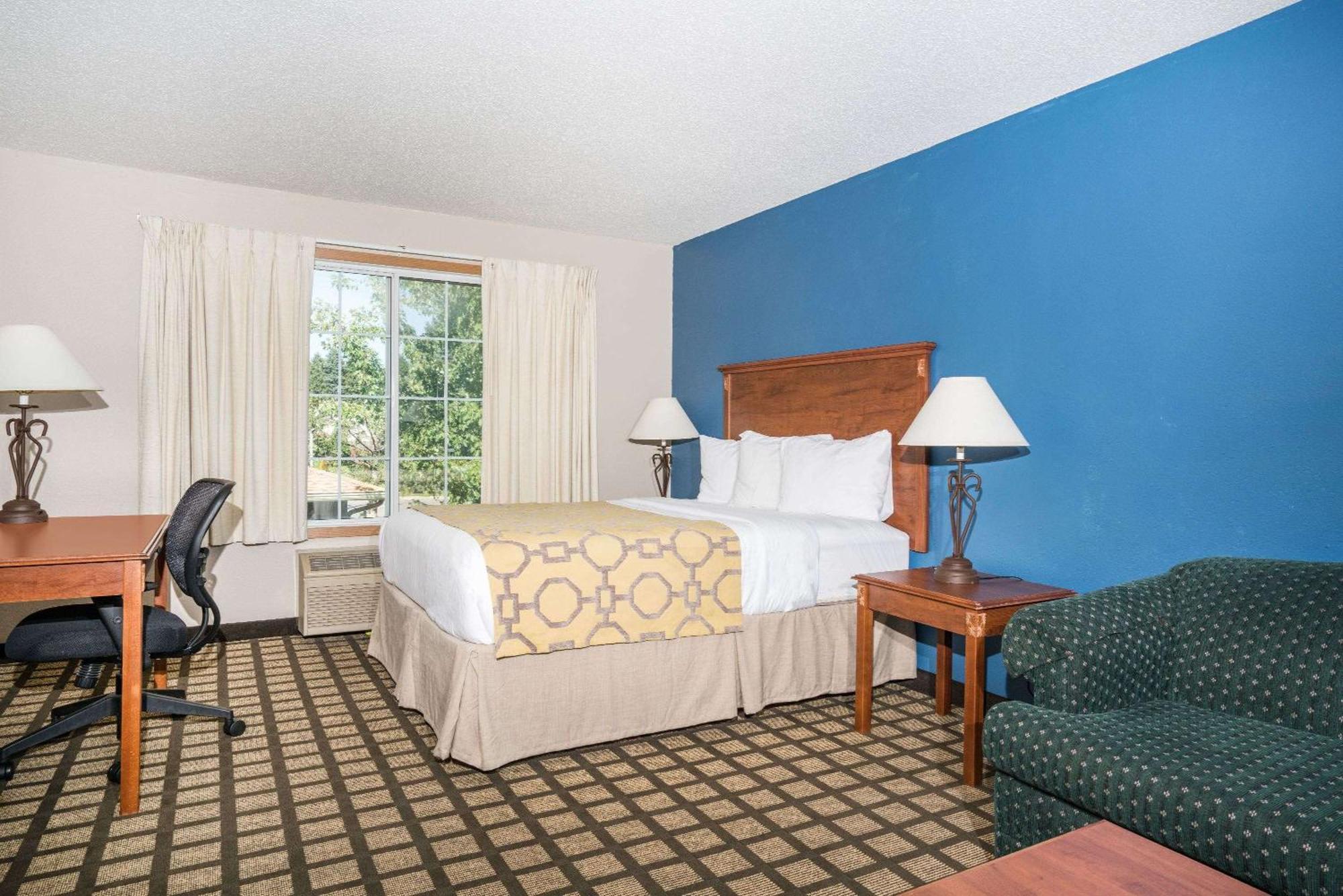 Baymont By Wyndham Albany Hotel Екстериор снимка